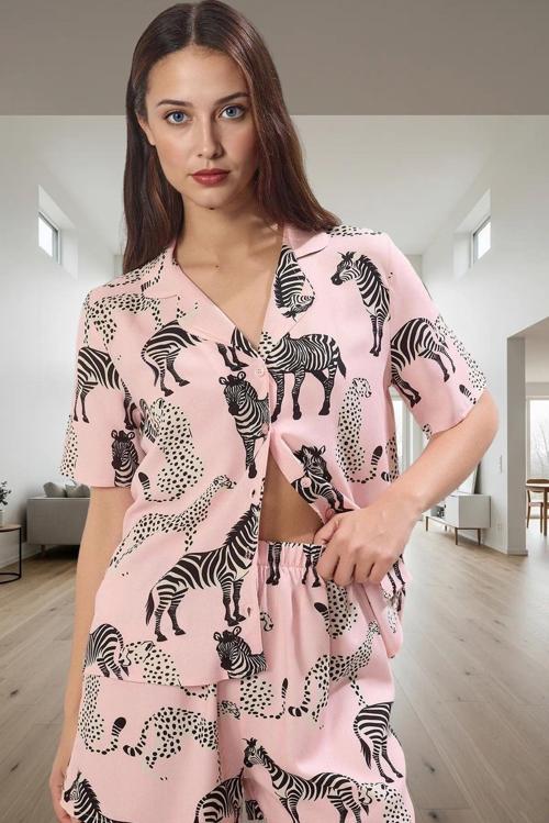 Rahat Yazlık Pijama Takımı Hayvan Desenli Viskoz Kumaş Modern Stil Kaliteli İşçilik