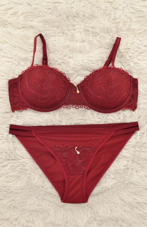 5050-B Destekli-Balenli Voleta Jakarlı Straples Sütyen Takımı