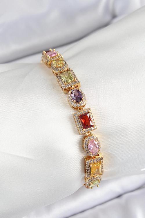 Pirinç Karışık Zirkon Taşlı Baget Model Gold Renk VIP Seri Kadın Bileklik