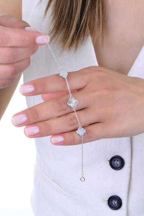 Gümüş rodyumlu lazer işlemi sedef taşlı clover yonca bileklik [barcode]