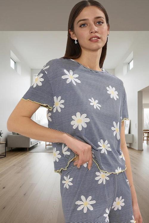 Kadın Yazlık Kısa Kollu Çiçekli Şortlu Pijama Takımı Viskoz Örme Rahat Ev Giyim Günlük Kullanım İçin