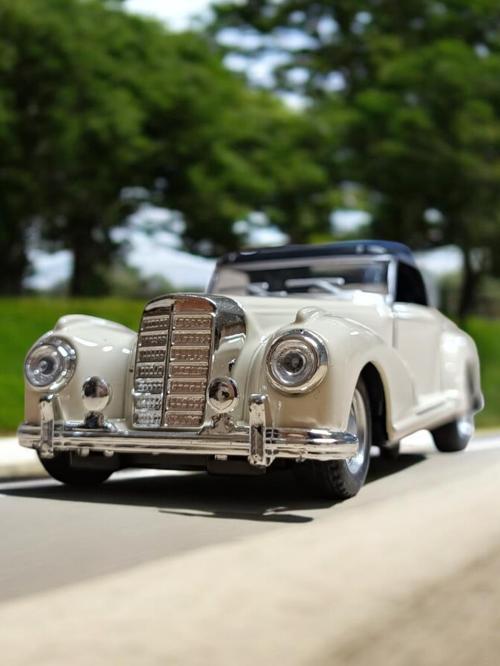 Nostaljik Klasik Metal Çek Bırak Araba Beyaz Kapılar Açılır ( 1/36 Ölçek ) Mod:2