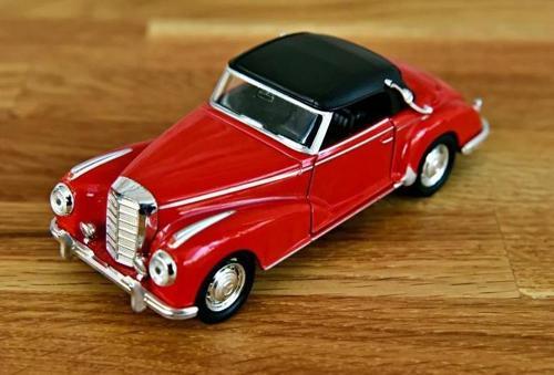 Nostaljik Klasik Metal Çek Bırak Araba Kırmızı Kapılar Açılır ( 1/36 Ölçek ) Mod:5