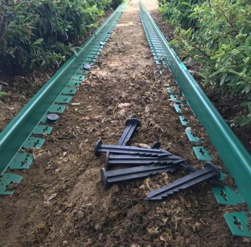 MGF Yeşil Düz Çim Ayırıcı 10 Metre (4x2,5mt) Çim Sınırlayıcı Taş Toprak Çim Taş Toprak Bariyeri
