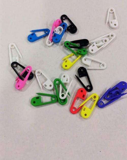 Büro Ev Ofis Hobi Dikiş Atölyesi için 10ADET 2CM Plastik Renkli Çengelli İğne Seti