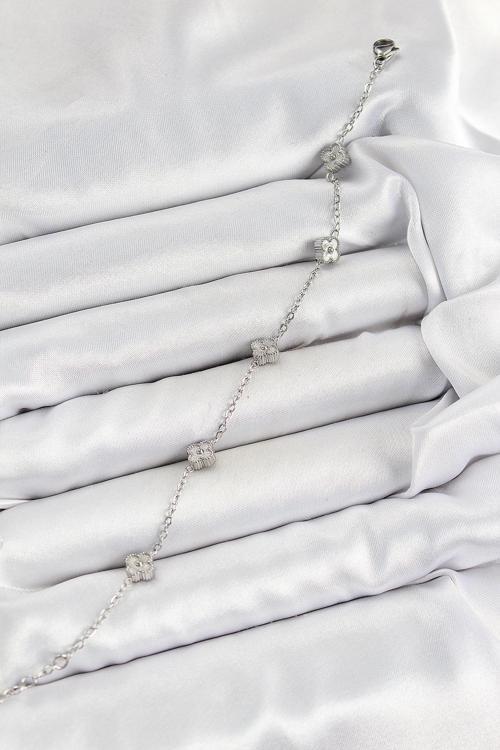 Zarif Kadın için Silver Çelik Yonca Görünümlü Bileklik