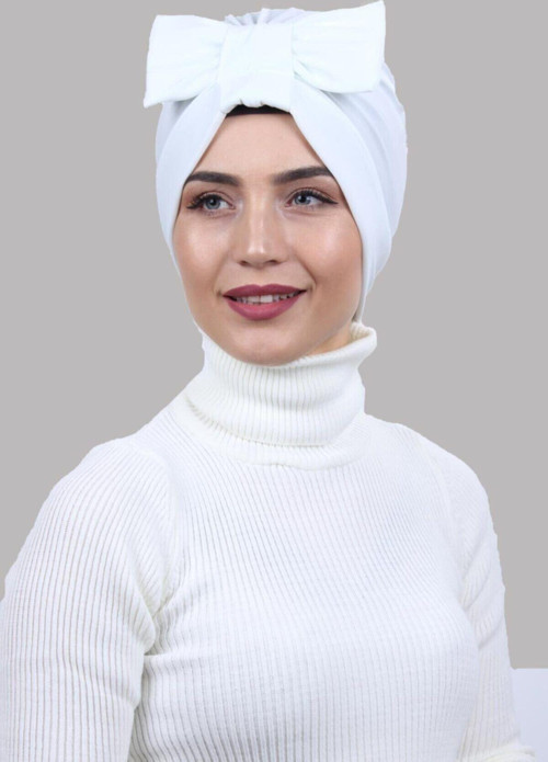 Deniz De Ve Kullanılan Fiyonklu Çift Taraflı Bone Beyaz