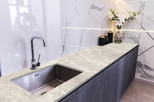 Tezgah Üstü Fayans Kaplama Folyosu Mutfak Tezgahı Kaplama Pink Onyx 70 cm x 5 Metre