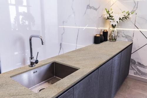 Tezgah Üstü Fayans Kaplama Folyosu Mutfak Tezgahı Kaplama Rustik Beige Marble 70 cm x 4 Metre