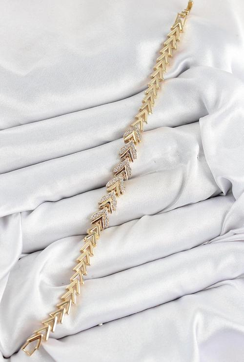 Zarif Kadın için Golden Pirinç Zirkonlu Sıralı Ok Bileklik