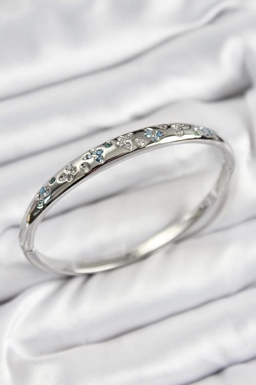 Zarif Kadın için Silver Pirinç Zirkonlu Kelebek Kelepçe Bileklik