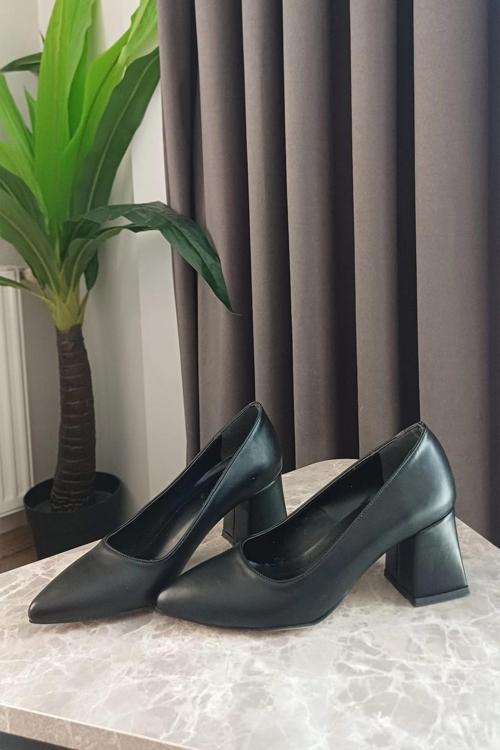 Kadın Nova Siyah Cilt 6,5 Cm Kalın Topuklu Stiletto