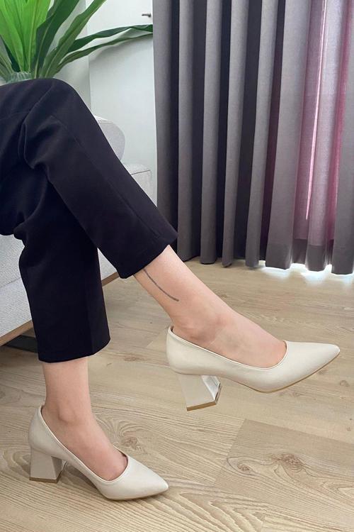 Kadın Nova Krem Cilt 6,5 Cm Kalın Topuklu Stiletto