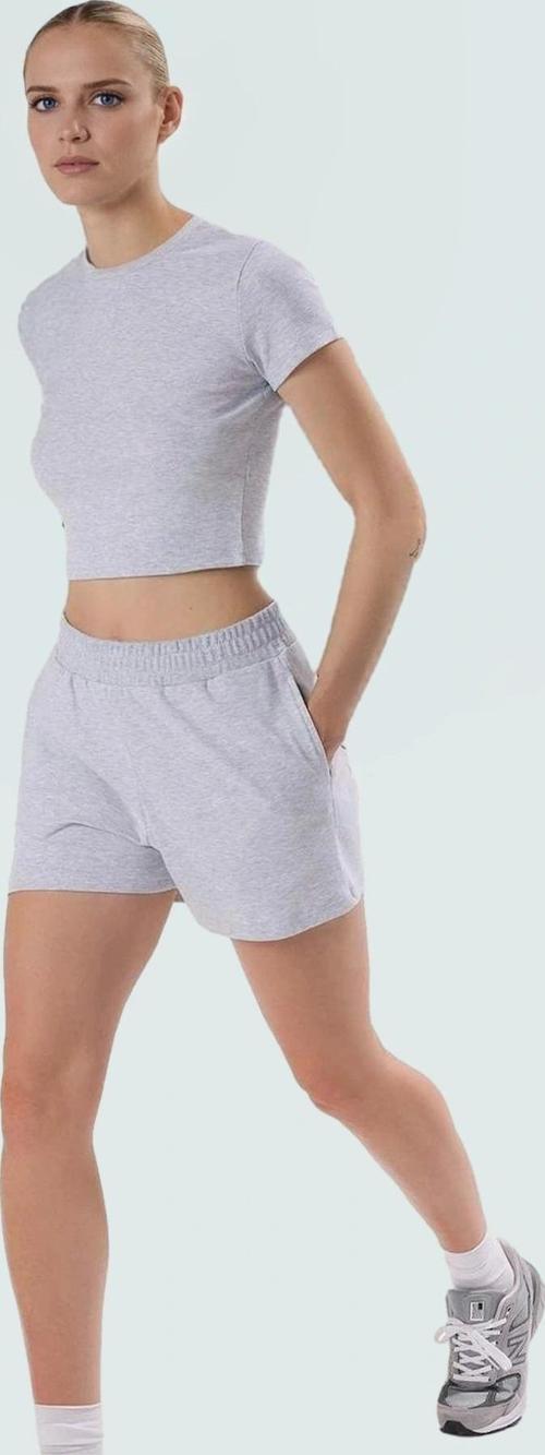 Pamuklu Melanj Örme Şort Takım Rahatlık ve Stil Bir Arada Özenle Seçilmiş Premium Kalite