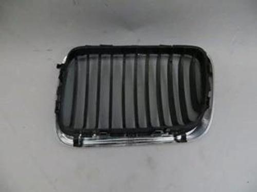 1994-1998 Bmw 3 Serı E36 Sd/Coupe Ön Panjur Sağ Siyah/Nikelaj Çerçeveli (Tyg) (Oem No:51138195152)
