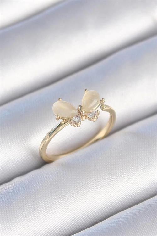 Pirinç Gold Renk Beyaz Mineli Zirkon Taşlı Kelebek Model Kadın Yüzük