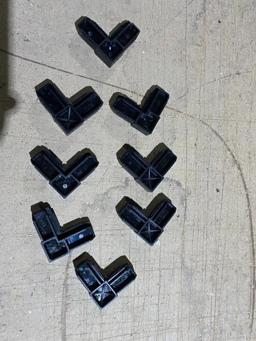 17X25 Köşe Sineklik Köşe Takozu Siyah (2 Takım)8 Adet