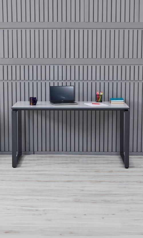 Çalışma Masası 140X70X73 Cm Dikdörtgen Ayaklı