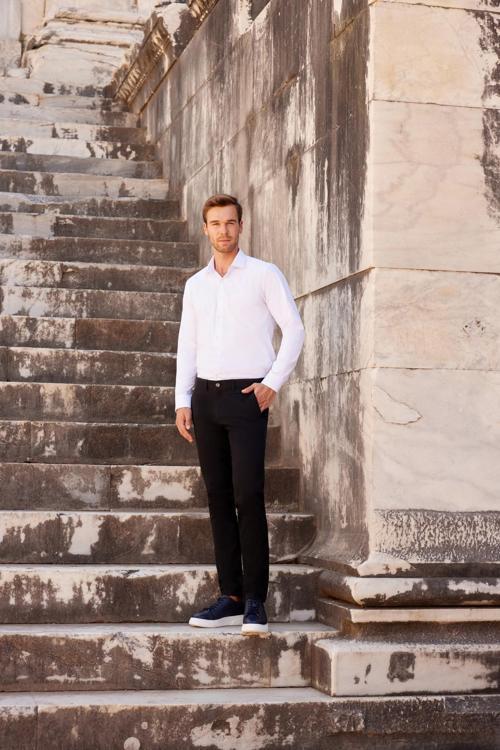 Erkek Beyaz Slim Fit Dar Kesim Düz Sert Yaka Uzun Kollu Gömlek