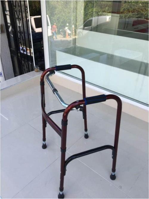 Metal Walker Hasta Yürüteci Dört Ayaklı Boy Ayarlanabilir