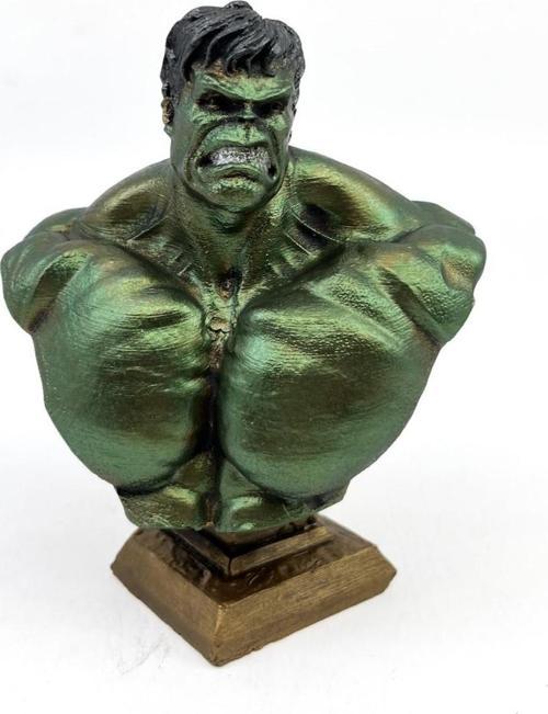 Hulk Heykel Biblo