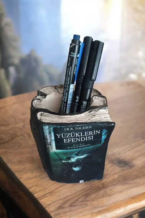 Yüzüklerin Efendisi Yüzük Kardeşliği Kitabı Şeklinde Kalemlik 10 X 8 Cm