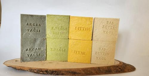 Büro Ev Ofis Hediyesi için 8ADET Zeytin Argan Defne Bıttım Özlü Doğal Sabun Mini Seti