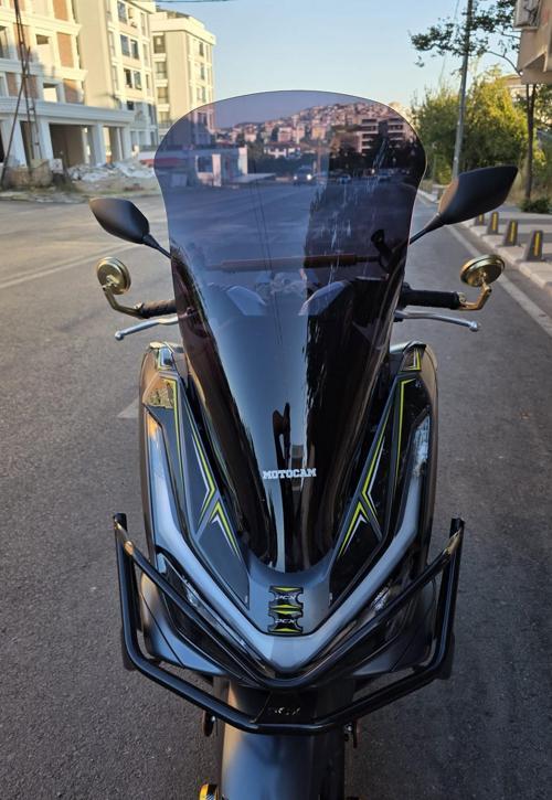 Honda PCX Siperlik Ön Cam 2025 Model 66cm Siyah Renkli 4mm