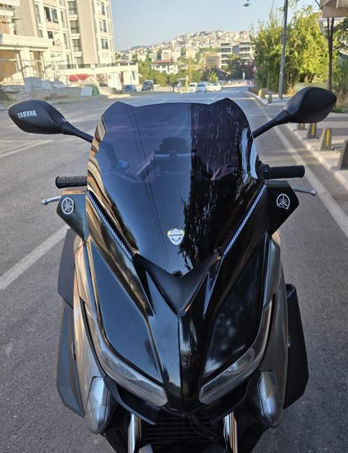 Yamaha Xmax 250 Siperlik Ön Cam 2014-2017 Model 36cm Siyah Renkli 4mm SPORTİF