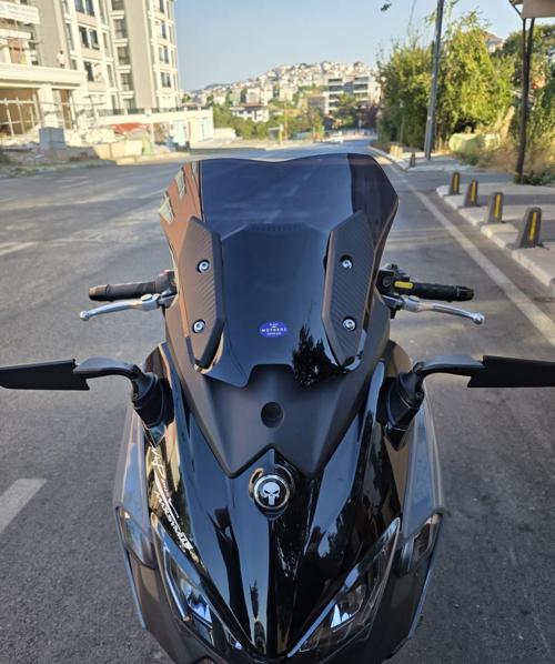 Sym Maxsym TL 508 Siperlik Ön Cam 2022-2025 Model 41cm Siyah Renkli 4mm SPORTİF