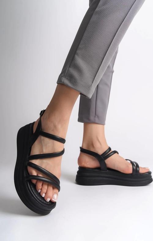NATALIE İnce Tokalı Şerit Detaylı Ortopedik Taban Kadın Sandalet CST - Siyah