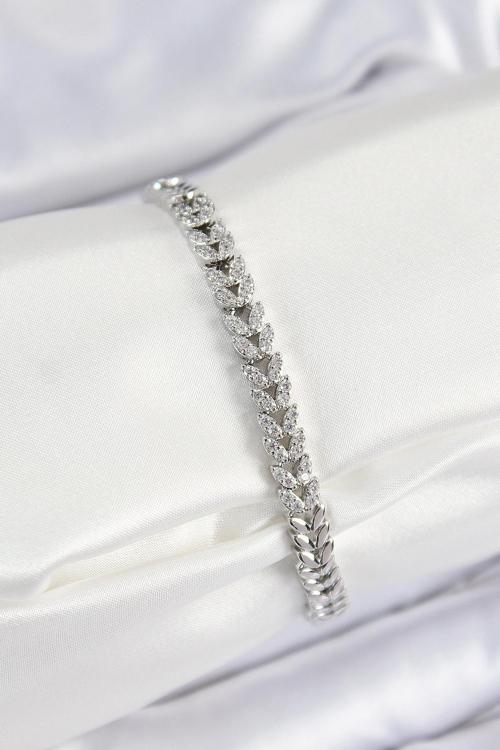 Pirinç Zirkon Taşlı Sıralı Yaprak Model Gümüş Renk Kadın Bileklik - EBJ250726W36800
