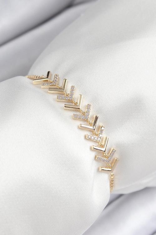 Pirinç Zirkon Taşlı Sıralı Ok Model Gold Renk Asansörlü Kadın Bileklik - EBJ250726W36661
