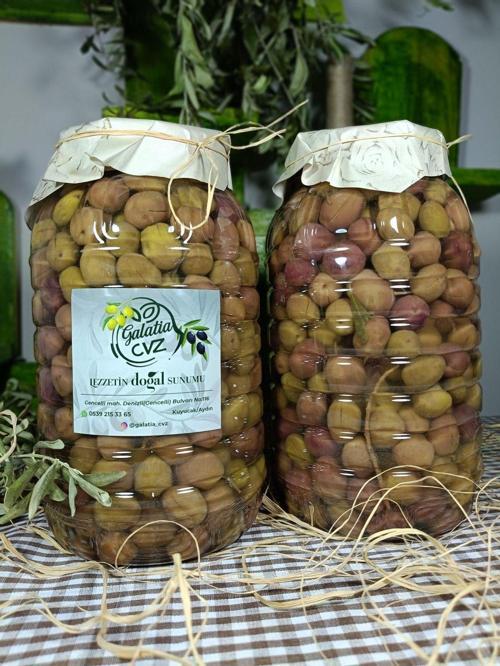 Aydın Yöresi Manzalina Cinsi Sofralık Tatlandırılmış Çizik Zeytin (2+2 Kg)