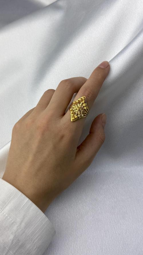 Dorika Toplu Gösterişli Altın Yüzük