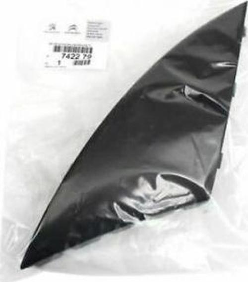 Psa 206+ B.M 2007- Çeki Demirr Kapağı Ön  (Oem No:742279)