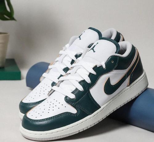 AİR JORDAN 1 LOW SE (GS)-FQ8041-300