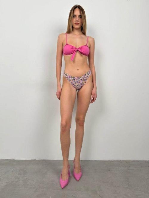 Fiyonk Detay Çiçekli Bikini Takım