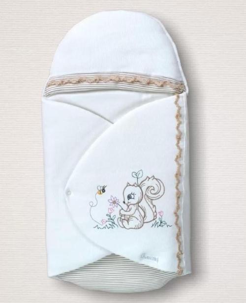 Yenidoğan Minik Sincap Nakışlı Kundak Kız Bebek Battaniyesi Ekru
