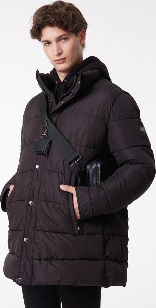 Regular Fit Normal Kesim Dik Yaka Siyah Şişme Mont