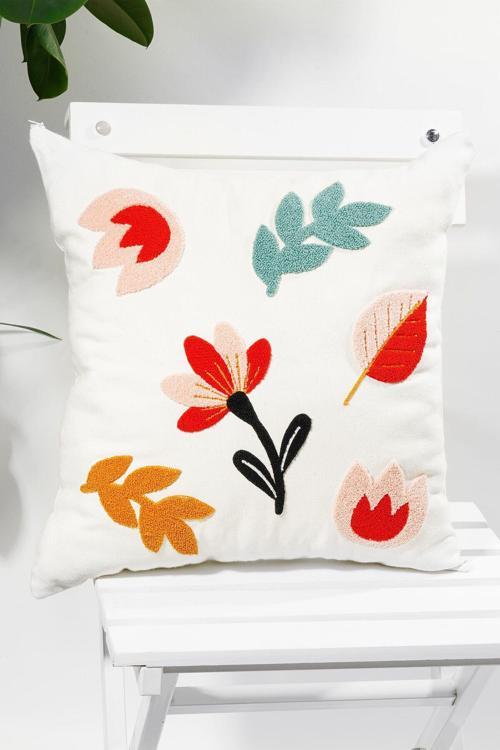 Beyaz Kumaş Punch Nakışlı Dekoratif Kırlent Kılıfı 45 X 45 Cm