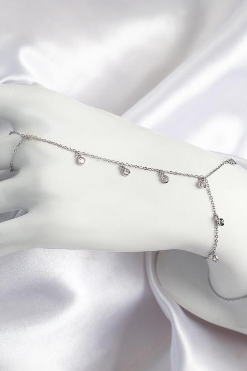 Pirinç Zirkon Taşlı Sallantılı Model Gümüş Renk Kadın Şahmeran
