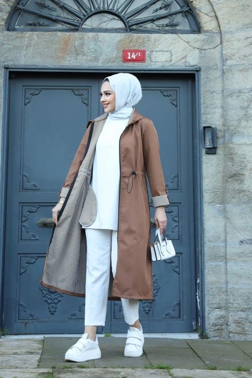 Bileği Çizgili Kapüşonlu Kadın Trençkot