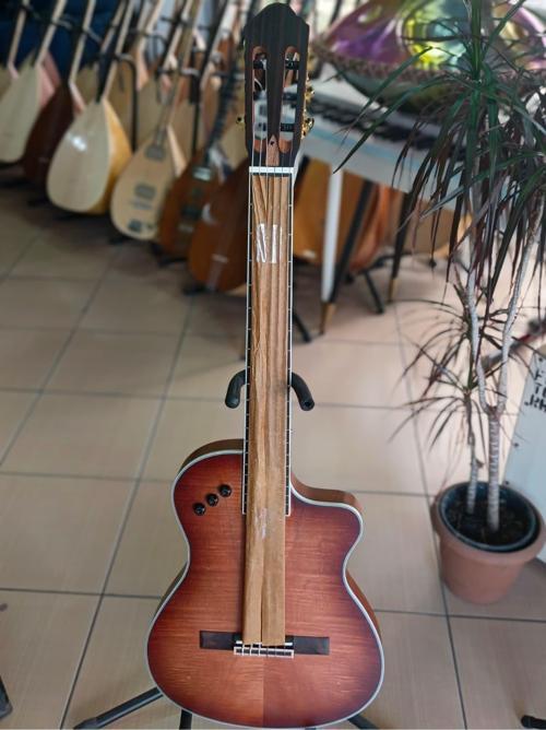 Godin Kasa Elektro Klasik Gitar (soft kılıf+pena)