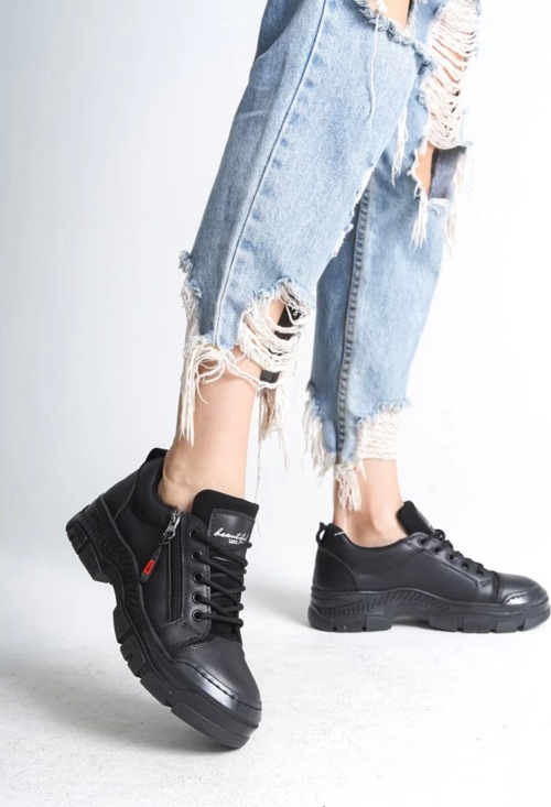 Elwa Siyah Cilt Bağcıklı Spor Ayakkabı