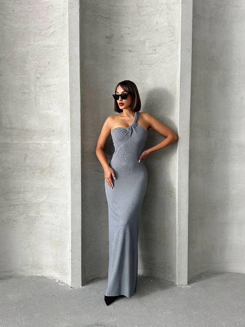 Tek Omuz Göğüsten Büzgülü Uzun Pliseli Slim Fit Açık Gri Elbise