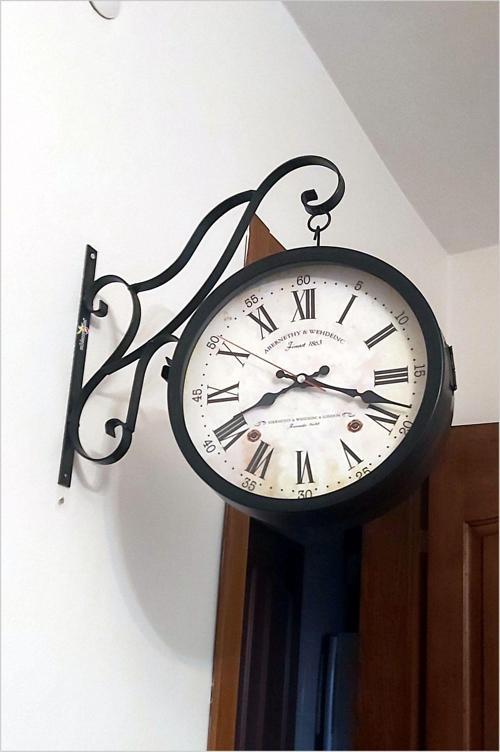 Büyük 45cm Sessiz Yuvarlak Çelik Çift Taraflı Caml Dikey Duran İki Yönlü Duvar Saati Station Clock