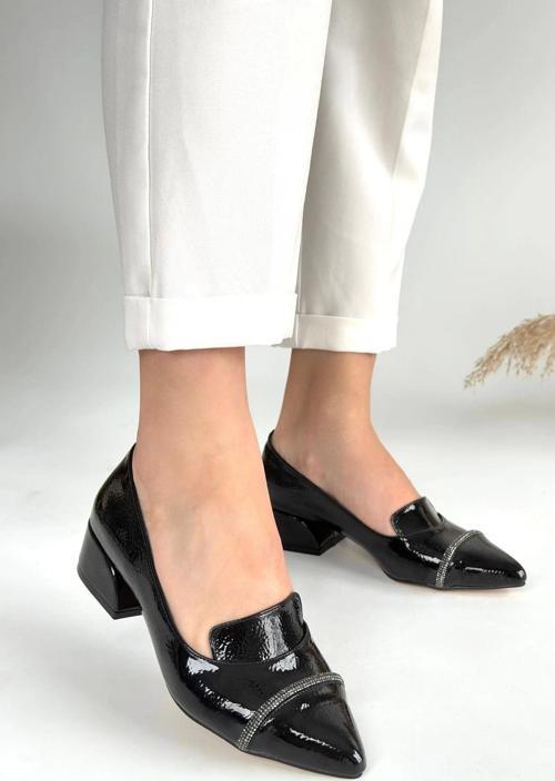 Liina Siyah Rugan Topuklu Ayakkabı