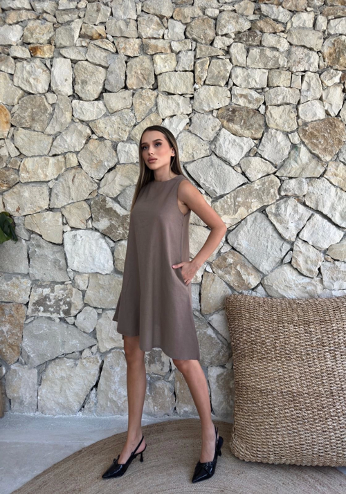 Çan Kesim Vizon Halter Yaka Kısa Basic Elbise