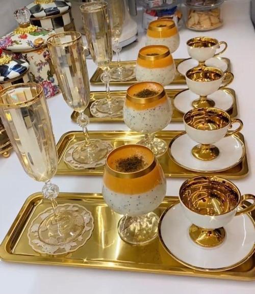 Paslanmaz Çelik Gold Renk 4 Lü Baton Servis Tepsisi Lüx Sunum